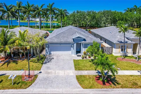 142 NE 33rd Ter, Homestead FL 33033