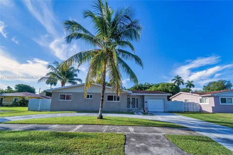 430 NE 145th St, Miami FL 33161