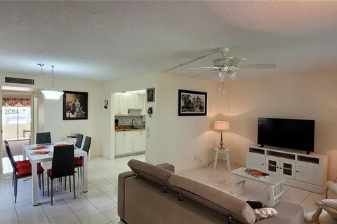 688 Burgundy O, Delray Beach FL 33484