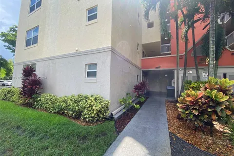 8363 LAKE DR # 101, Doral FL 33166