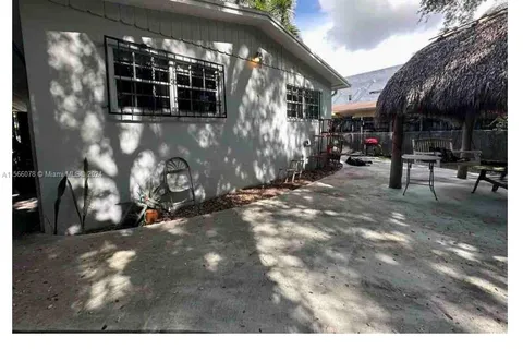 3151 McDonald, Miami FL 33133