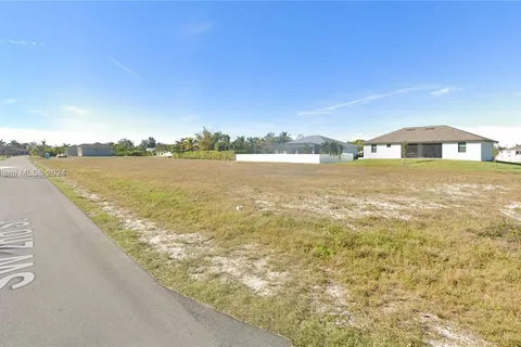 3723 SW 2ND ST, Cape Coral FL 33991