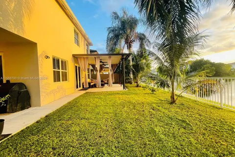 6082 SW 163rd Ave, Miami FL 33193