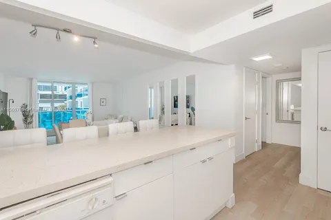 2301 Collins Ave # 401, Miami Beach FL 33139