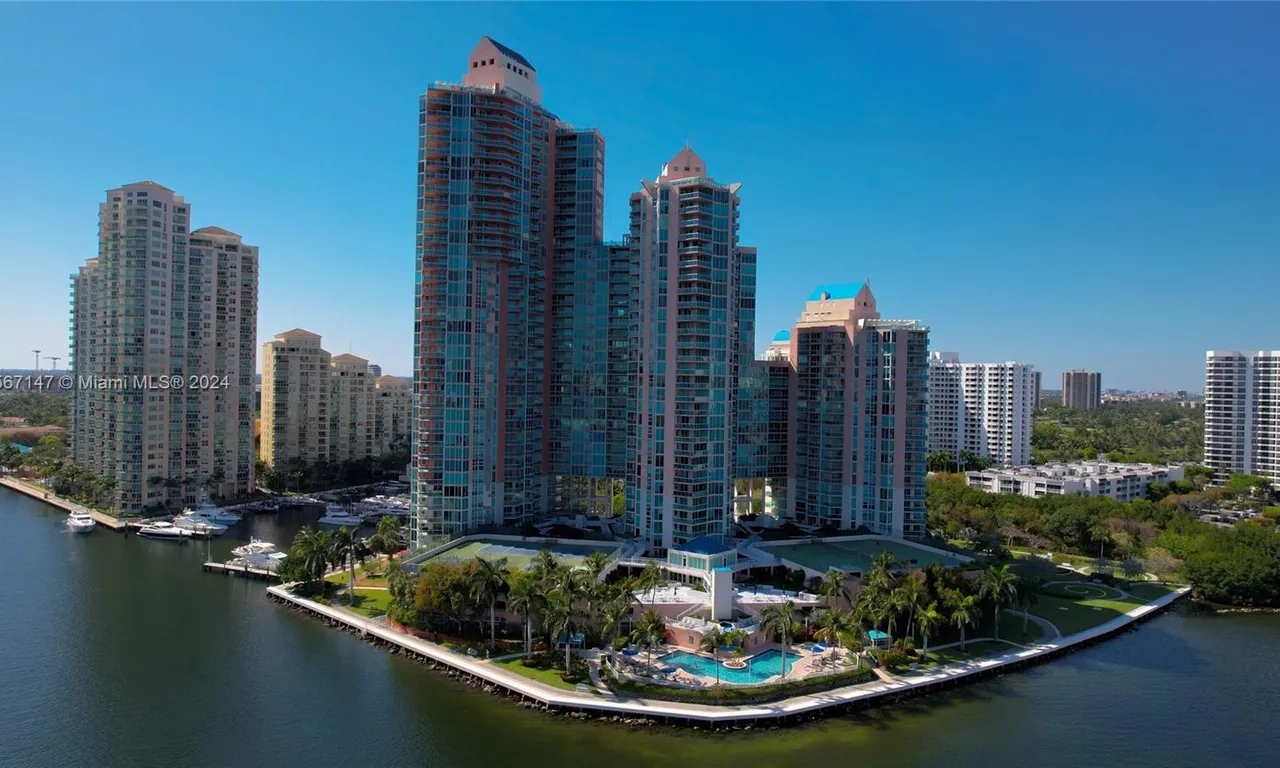 3370 Hidden Bay Dr # 1014, Aventura FL 33180