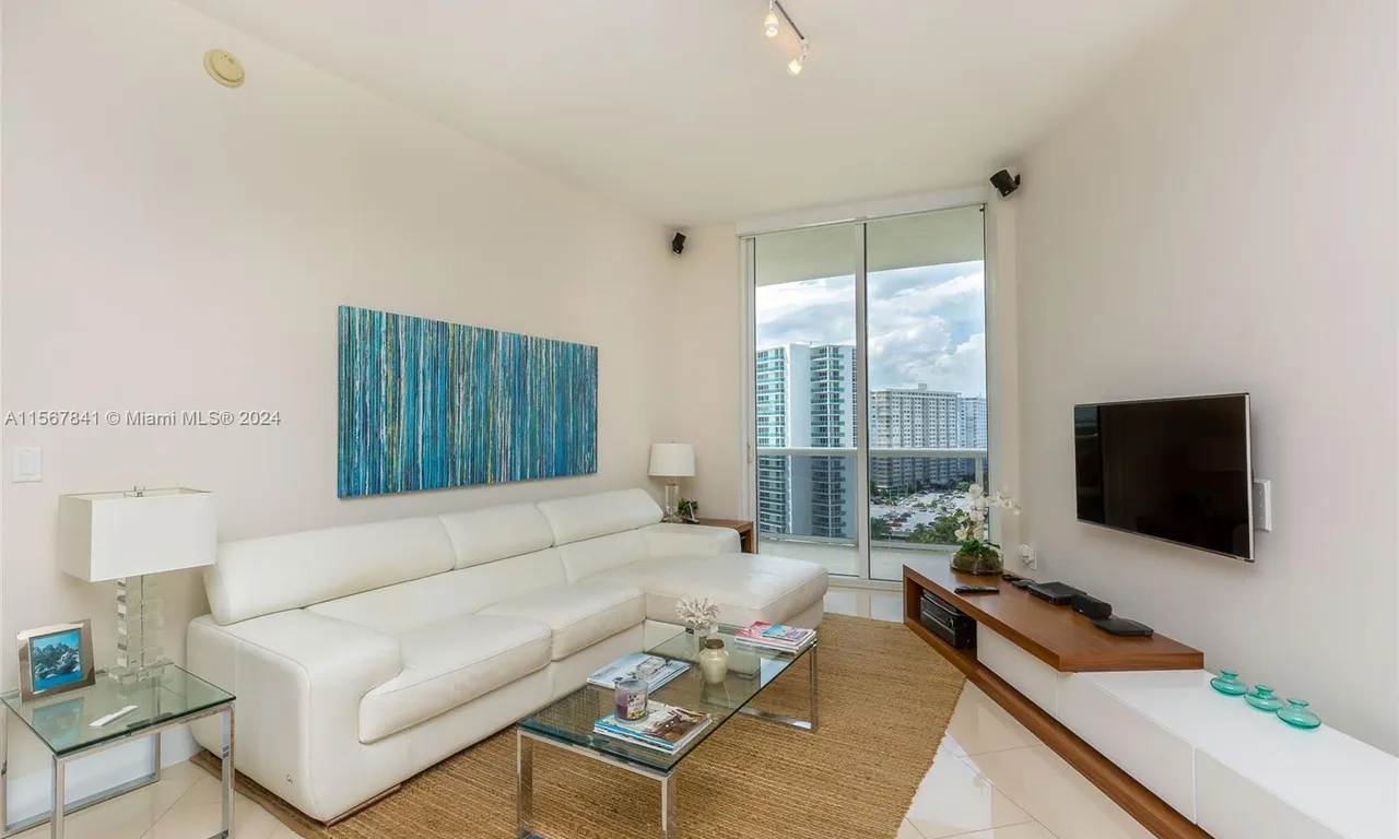 15811 Collins Ave # 1105, Sunny Isles Beach FL 33160