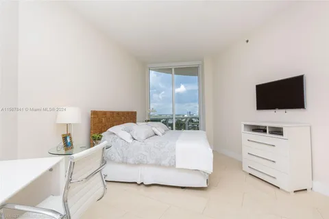 15811 Collins Ave # 1105, Sunny Isles Beach FL 33160