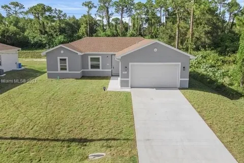 426 Mercedes Ct, Lehigh Acres FL 33972