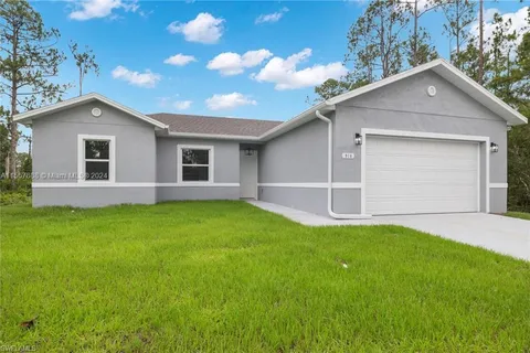 426 Mercedes Ct, Lehigh Acres FL 33972