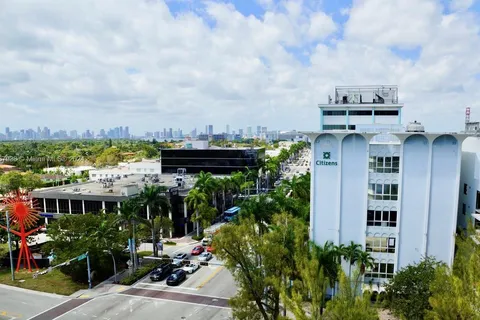 301 Arthur Godfrey # 305, Miami Beach FL 33140