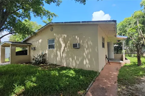 3451 NW 2nd St, Lauderhill FL 33311