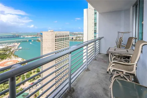 325 S Biscayne Blvd # 3918, Miami FL 33131