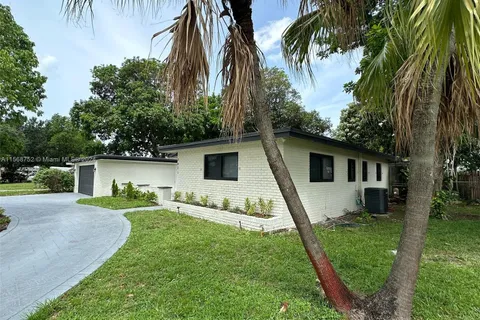 3821 SW 10th St, Fort Lauderdale FL 33312