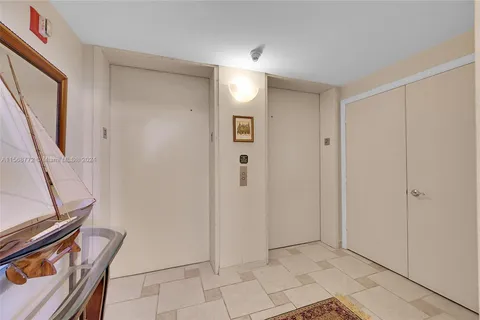 21050 Point Pl # 2106, Aventura FL 33180