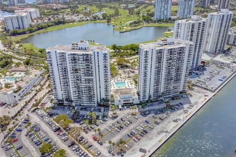 3701 N Country Club Dr # 903, Aventura FL 33180