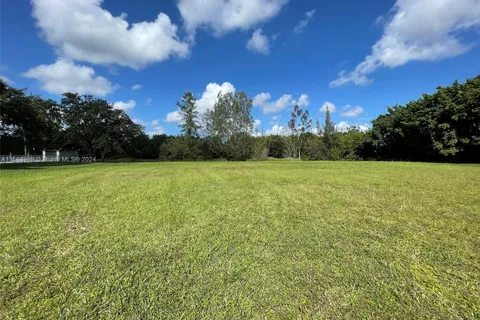 3836 Pine Lake Dr, Weston FL 33332