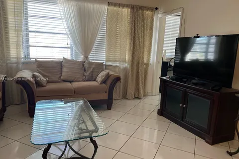 215 SE 3rd Ave # 403A, Hallandale Beach FL 33009