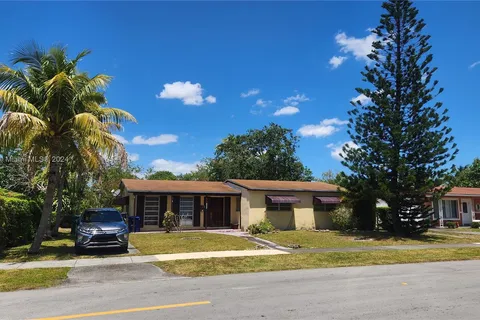 1265 NW 187th St, Miami Gardens FL 33169