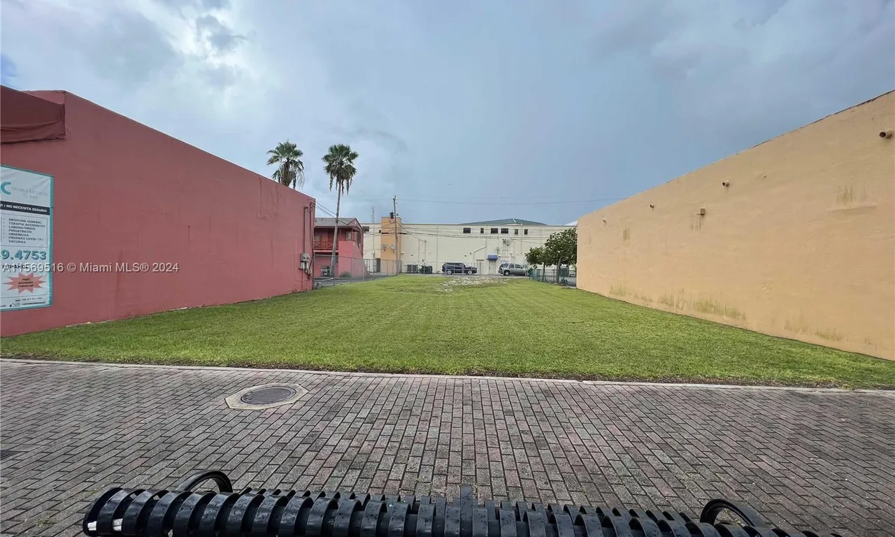 229 N Krome Ave, Homestead FL 33030