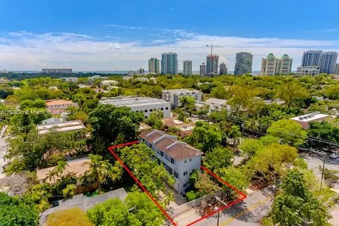 2951 Virginia St, Miami FL 33133