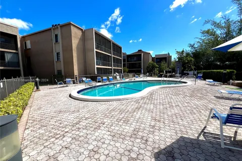 4040 N Hills Dr # 6, Hollywood FL 33021