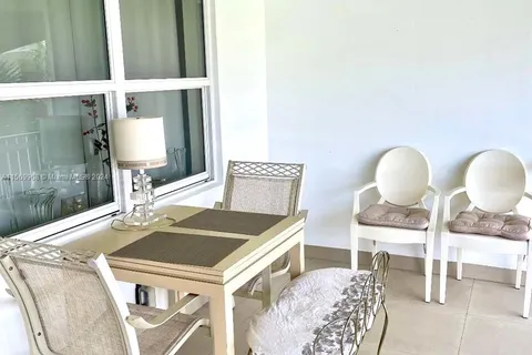 580 Egret Dr # 308, Hallandale Beach FL 33009