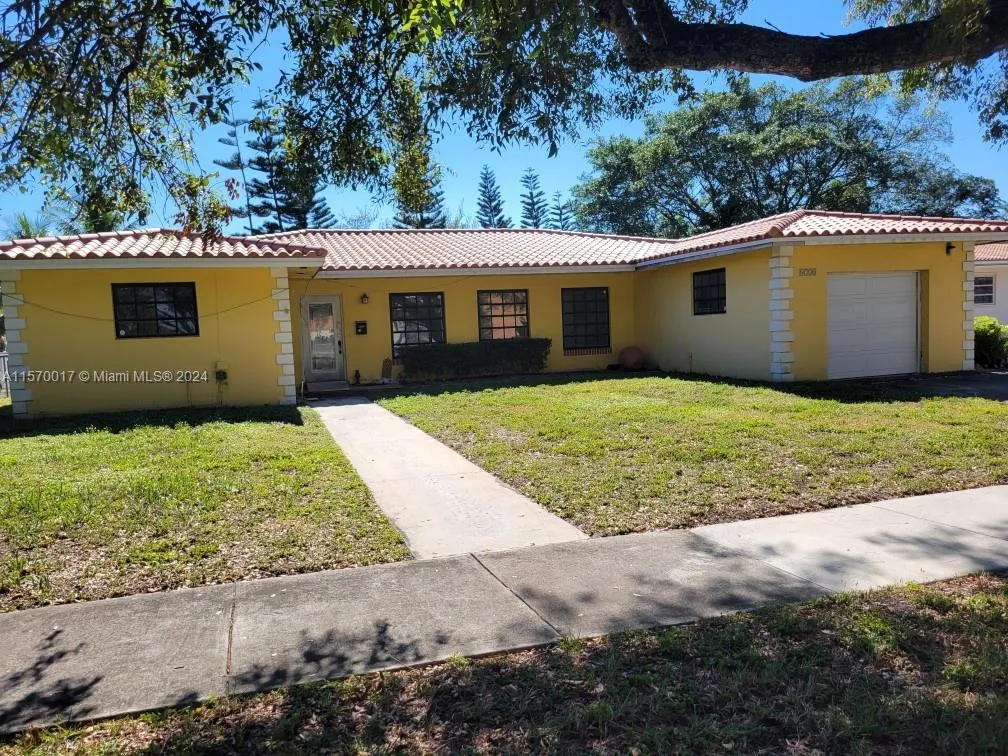 6750 White Oak Dr, Miami Lakes FL 33014