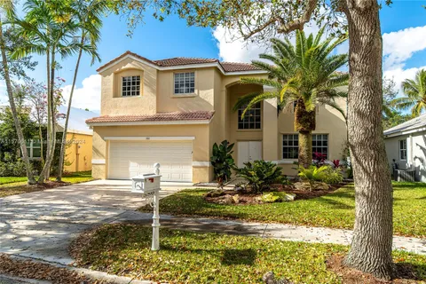 580 Cascade Falls Dr, Weston FL 33327