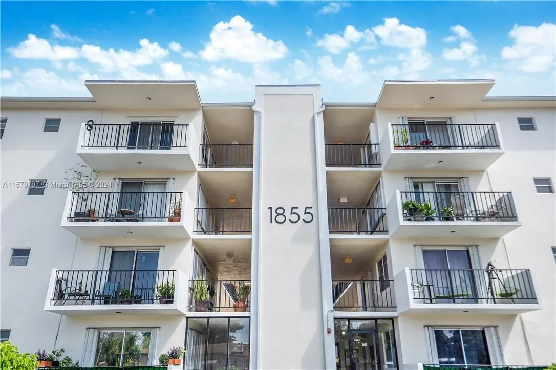 1855 Plunkett St # 405, Hollywood FL 33020