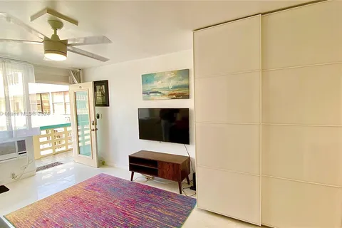 6484 Indian Creek St # 203, Miami Beach FL 33141