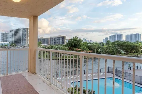 121 Golden Isles Dr # 307, Hallandale Beach FL 33009