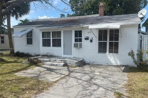 1909 Johnson St, Hollywood FL 33020