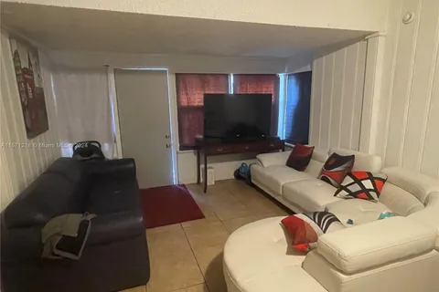 1909 Johnson St, Hollywood FL 33020