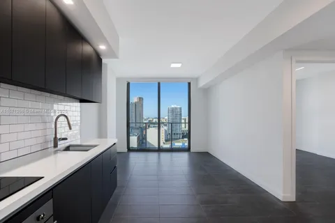 227 NE 2nd St # 2404, Miami FL 33132