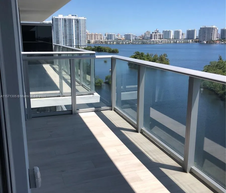 16385 Biscayne Blvd # 1017, North Miami Beach FL 33160