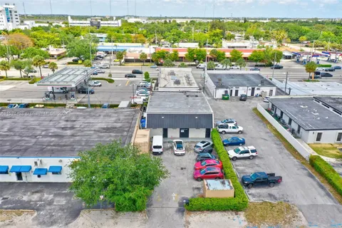 67 NW 166th St, Miami FL 33169