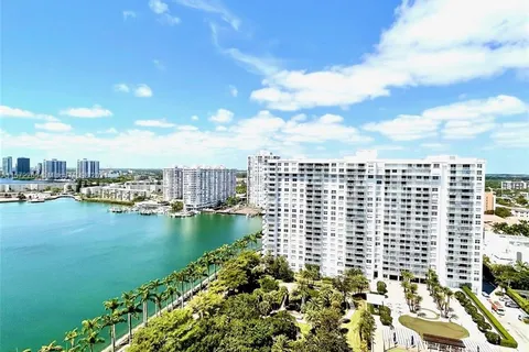 2851 NE 183rd St # 2108E, Aventura FL 33160