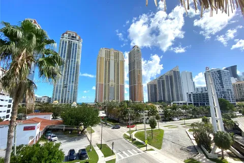 17800 Atlantic Blvd, Sunny Isles Beach FL 33160