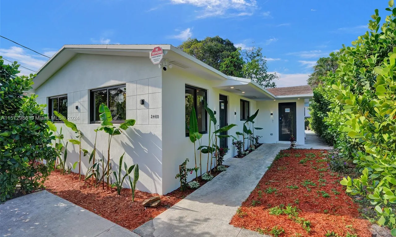 2480 NE 182 Ter, North Miami Beach FL 33160