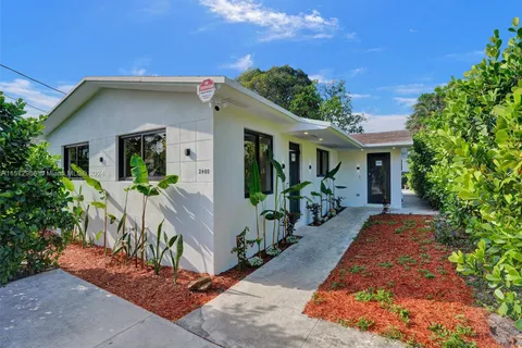 2480 NE 182 Ter, North Miami Beach FL 33160