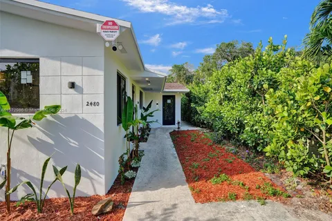 2480 NE 182 Ter, North Miami Beach FL 33160