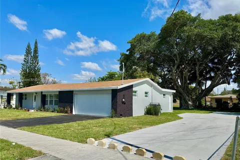 4617 SW 20th St, West Park FL 33023