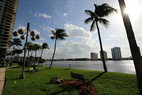 18151 NE 31 CT # 2012, Aventura FL 33160