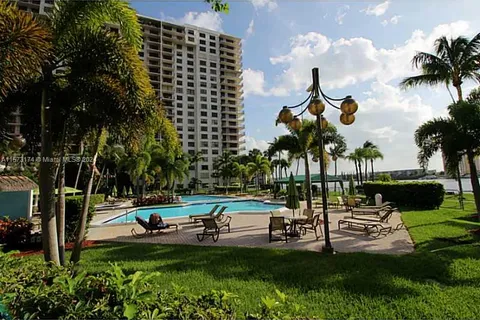 18151 NE 31 CT # 2012, Aventura FL 33160