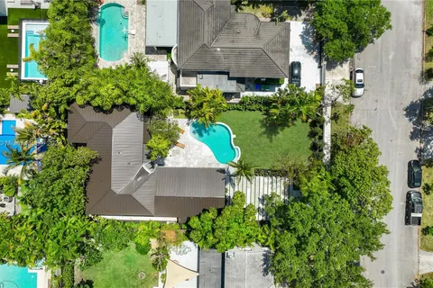 545 SW 29th Rd, Miami FL 33129