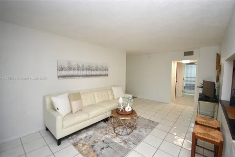 9431 Live Oak Pl # 109, Davie FL 33324