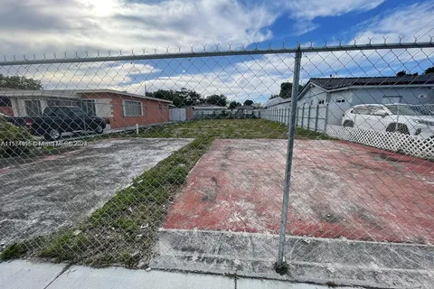 100 NW 57th Ct, Miami FL 33126