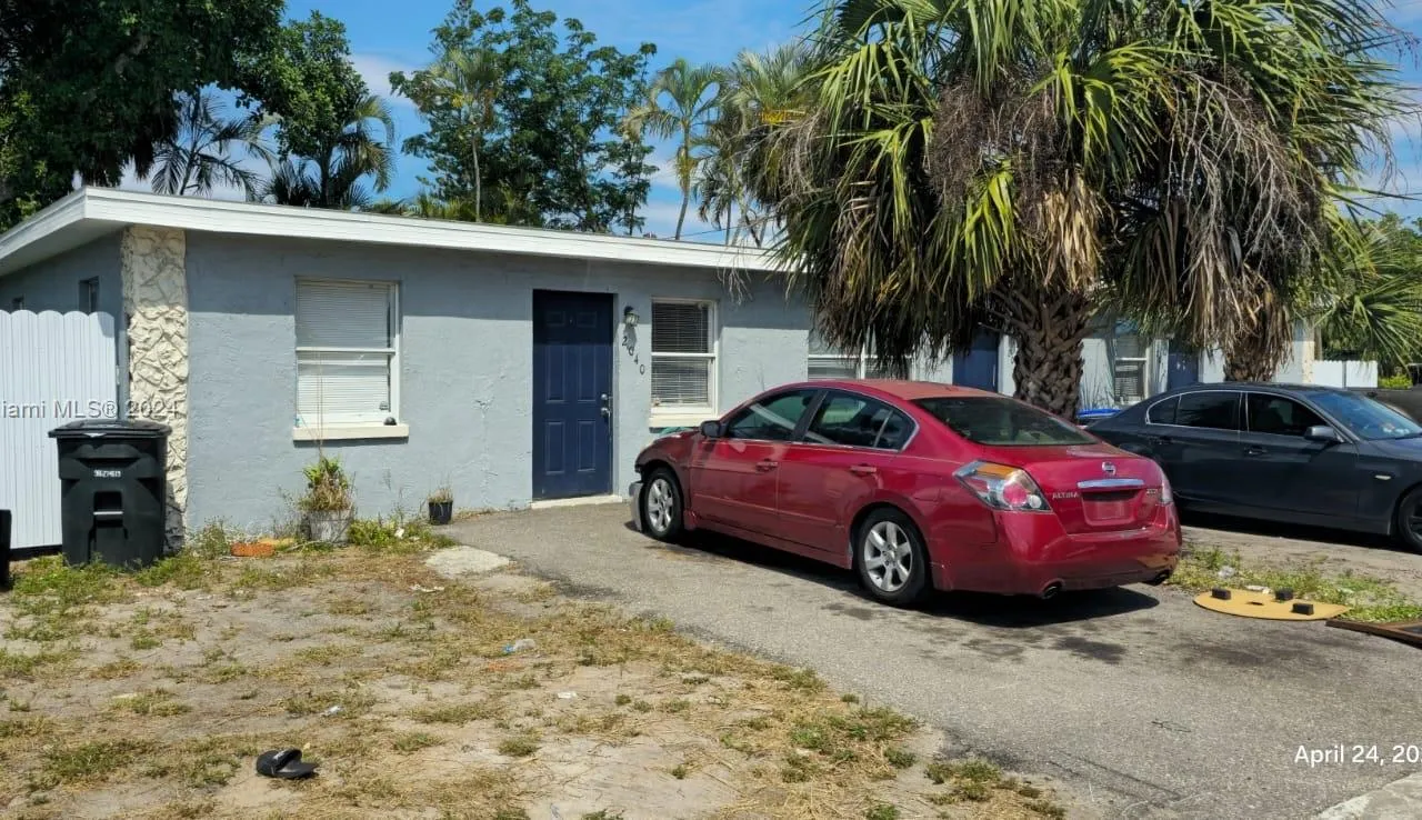 2032-2040 Wright St, Fort Myers FL 33916