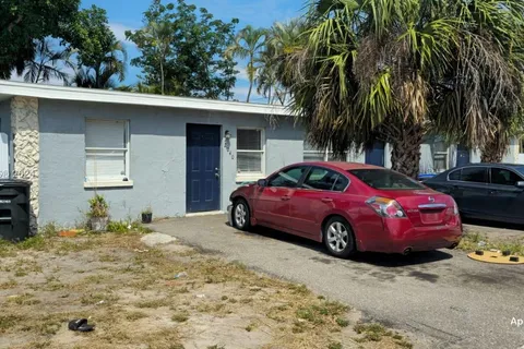 2032-2040 Wright St, Fort Myers FL 33916