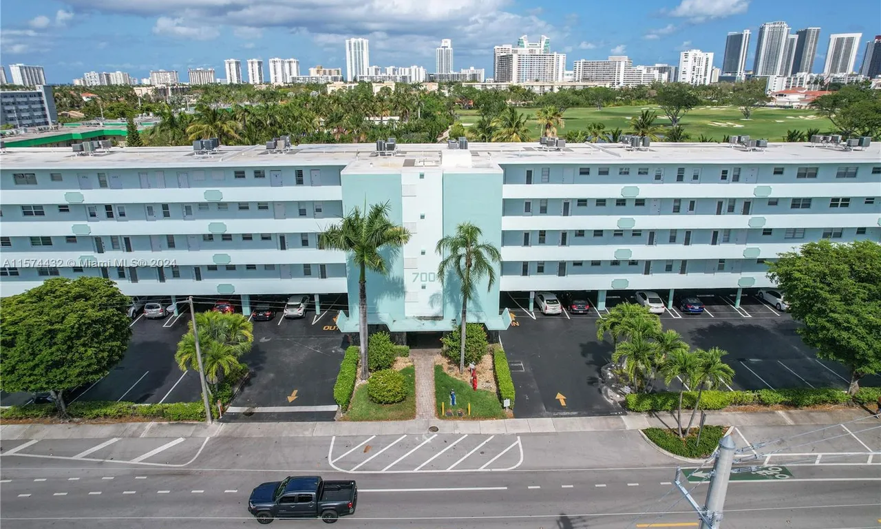 700 NE 14th Ave # 405, Hallandale Beach FL 33009